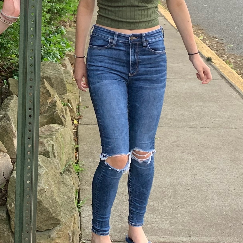Ripped skinny jeans